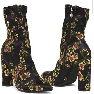 Cape Robbin Women’s Floral Fabric Sock